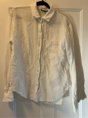 Steve Madden White button up top.